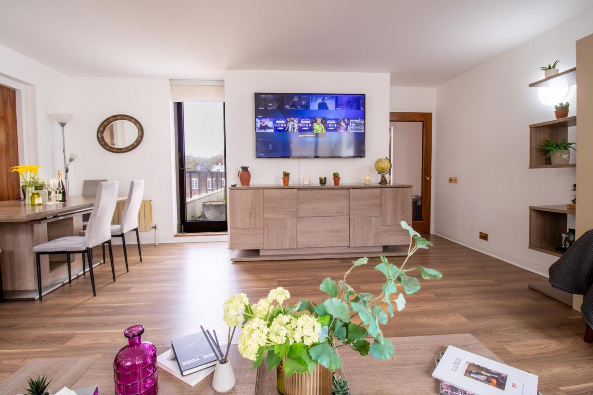 Spacious 2-bedroom In Piccadilly 6100p Appartement *