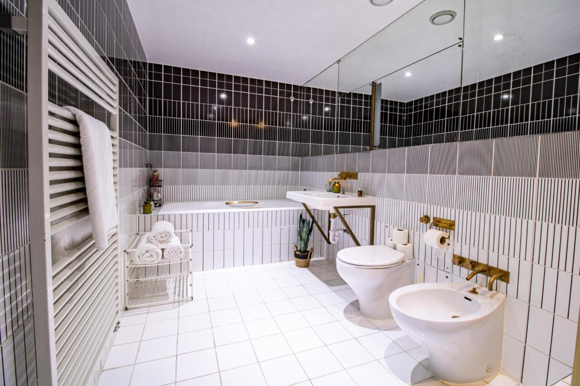 Appartement Spacious 2-bedroom In Piccadilly 6100p *